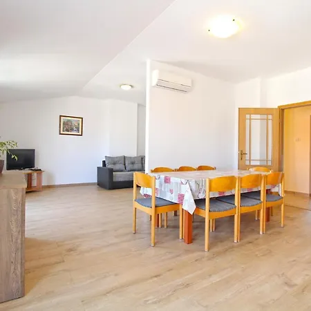Stanko 777 Apartment Fažana